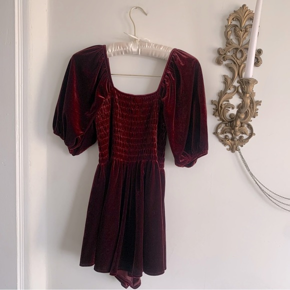 URBAN OUTFITTERS BURGUNDY VELVET ROMPER - Picture 3 of 9